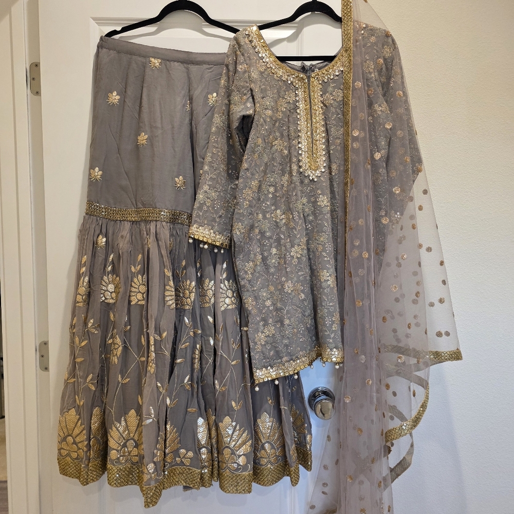 Gray and Gold Floral Embroidered Kurta Gharara with Dupatta - L/XL - Picture 3 of 13